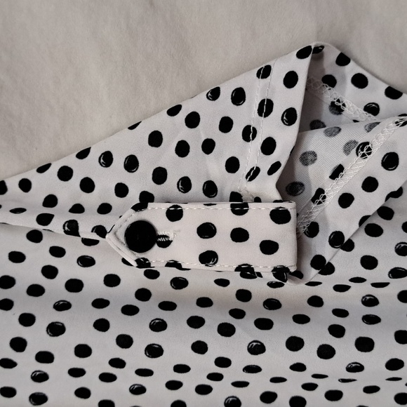 XLG "2 dye 4" black and white polka dot short sleeve top. - Picture 4 of 5